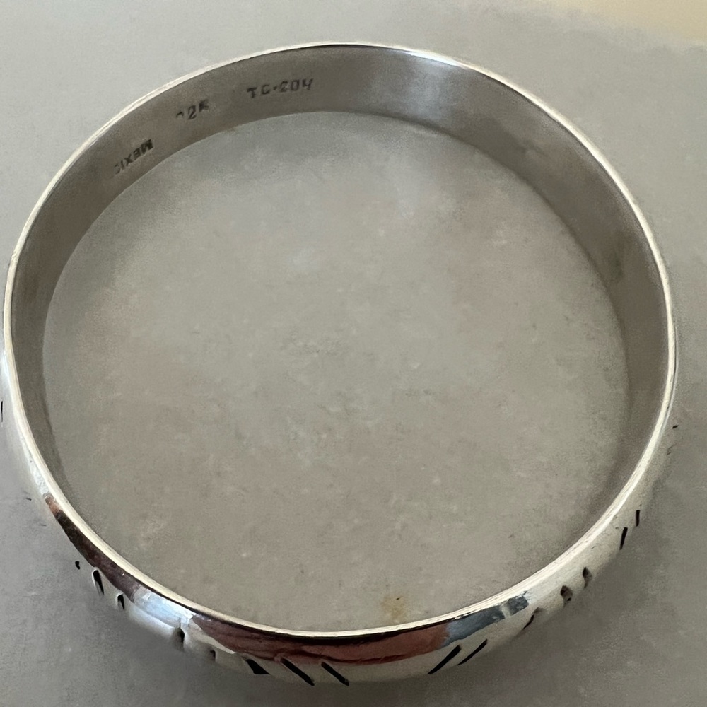 Taxco Mexico Silver Bangle Bracelet with Slit Design - Picture 8 of 9